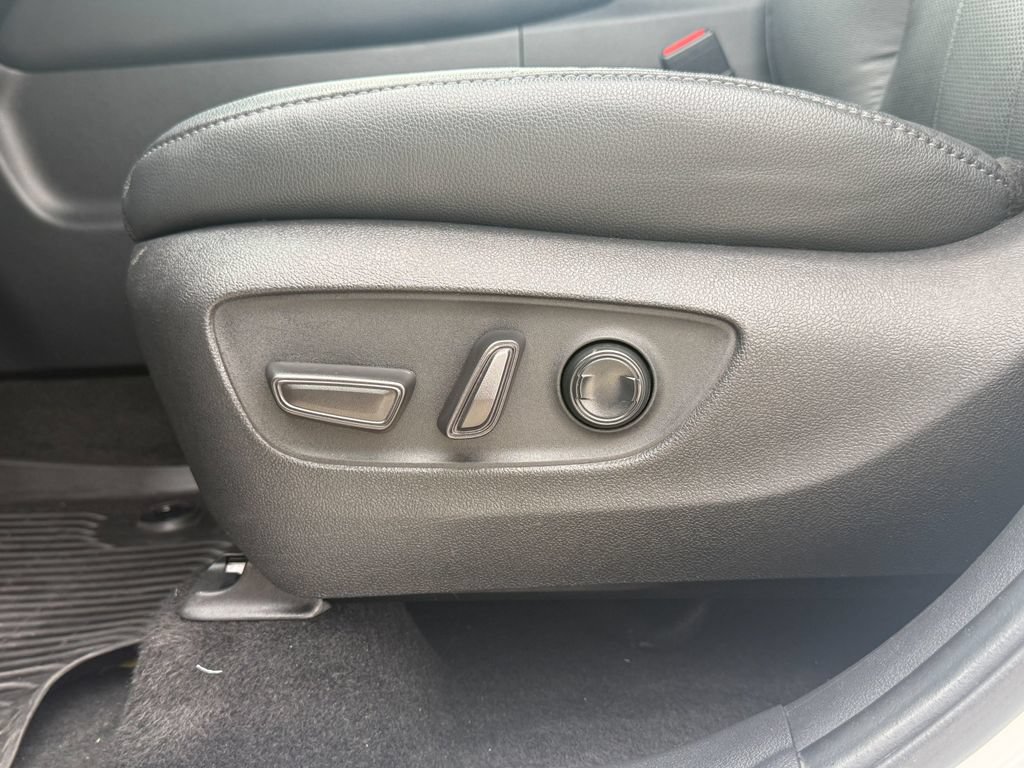 Used 2024 Toyota Grand Highlander FWD image 13