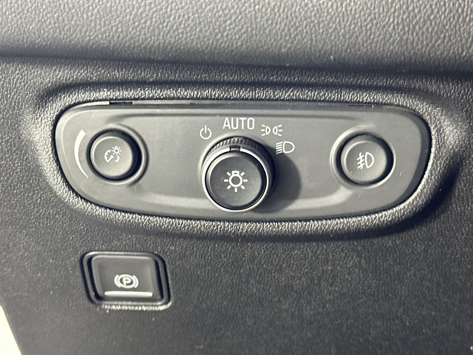 Used 2018 GMC Terrain SLT w/ Preferred Package FWD image 22