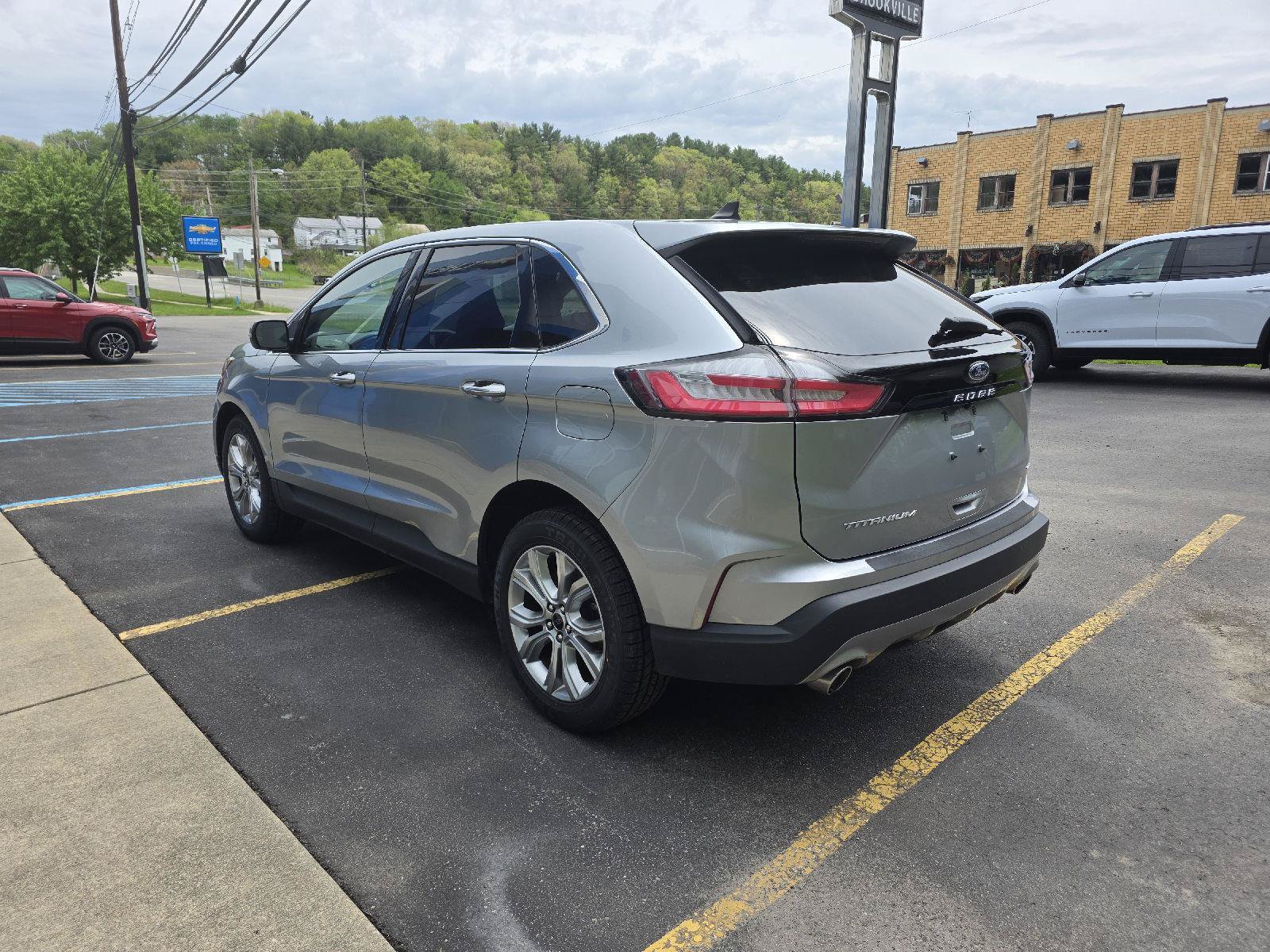 Used 2024 Ford Edge Titanium AWD/4WD image 6