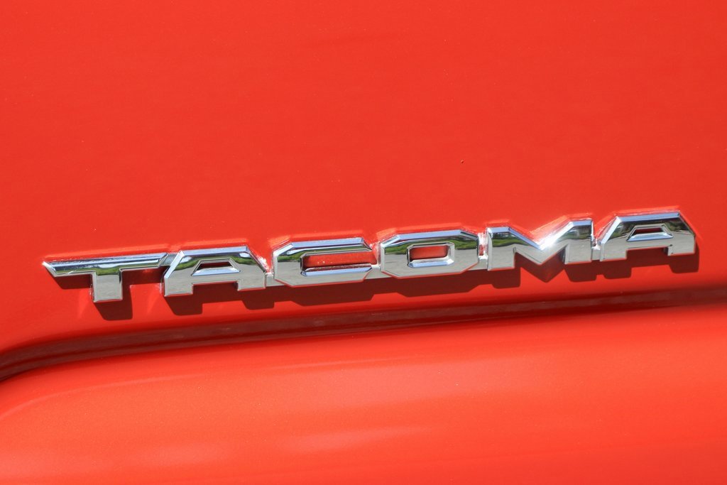 Used 2017 Toyota Tacoma TRD Sport image 46