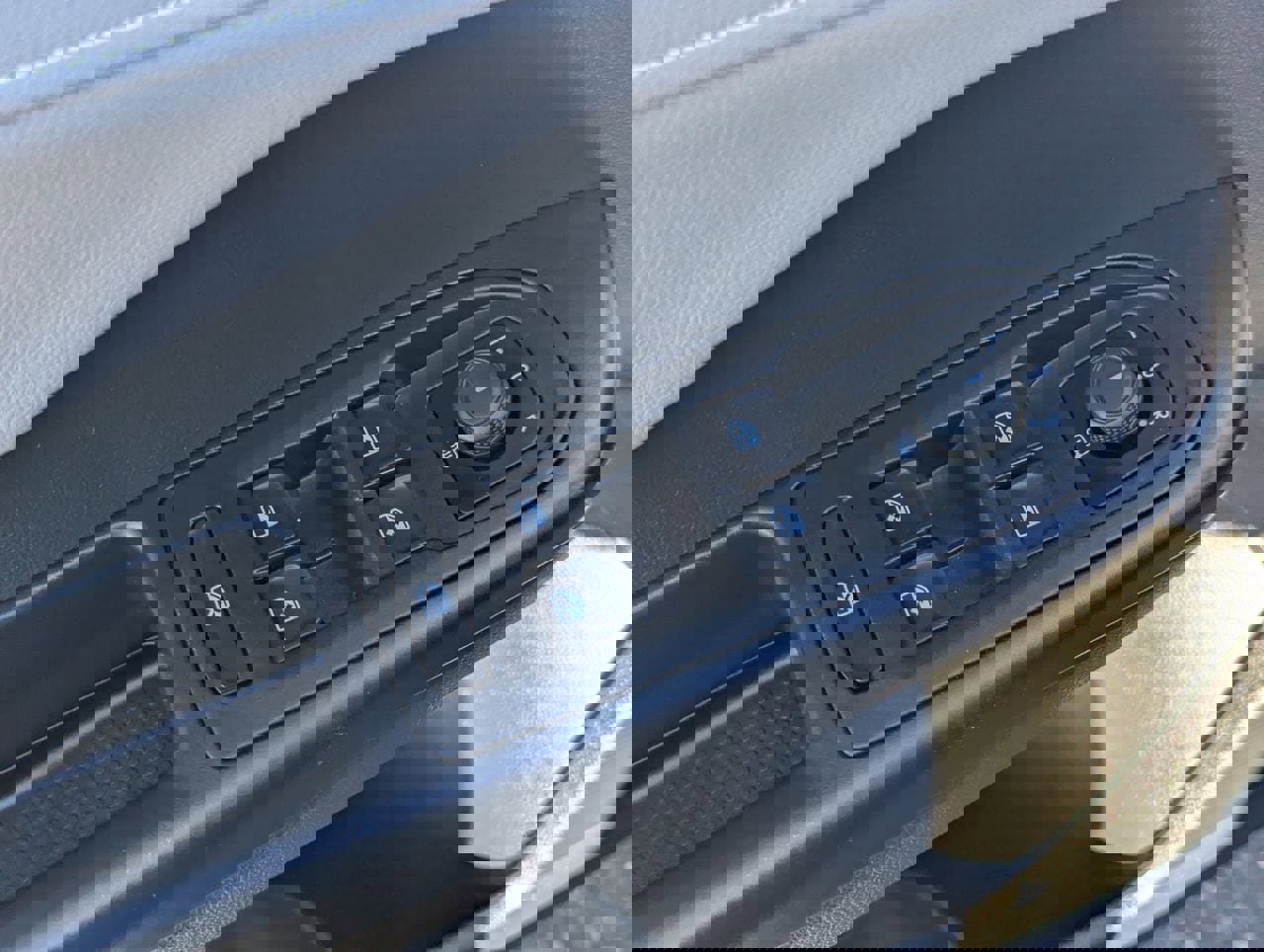 Used 2024 Volkswagen Taos SE w/ Panoramic Sunroof Package FWD image 22