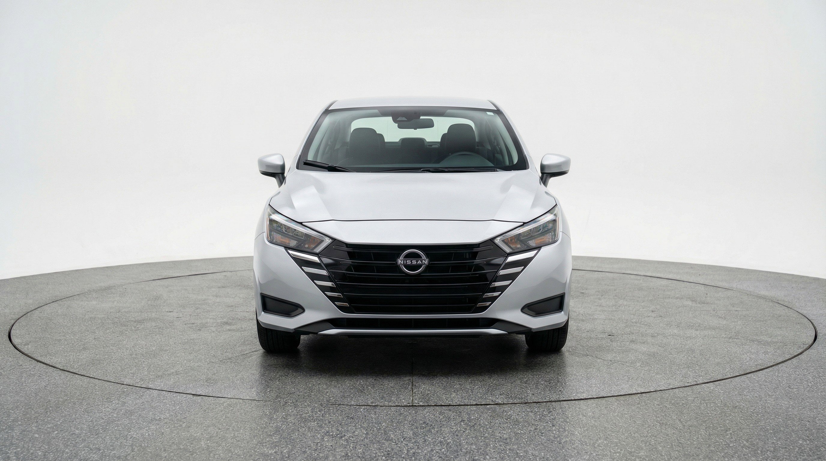 Used 2025 Nissan Versa SV image 2