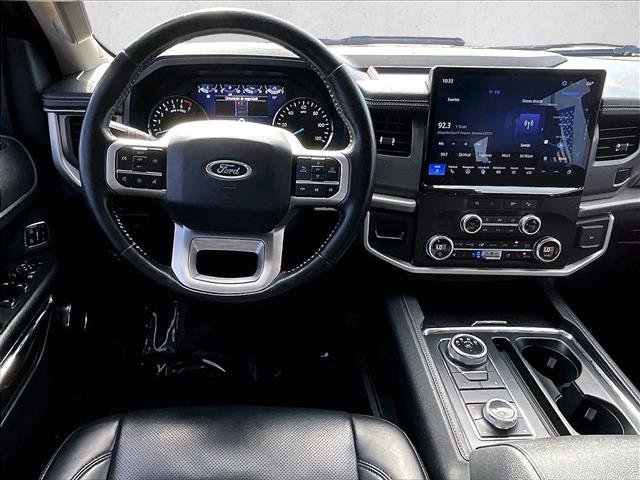 Used 2023 Ford Expedition Max XLT image 5