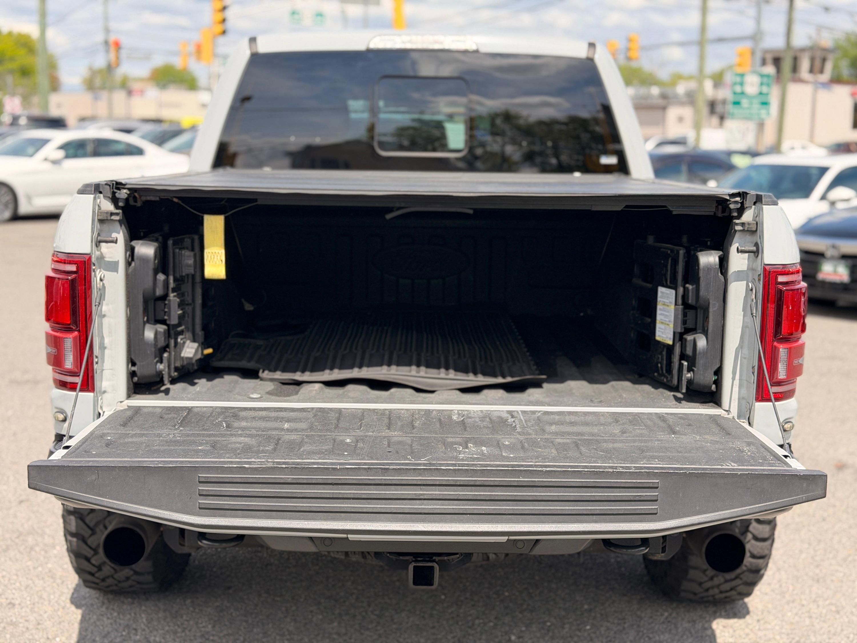 Used 2017 Ford F150 Raptor w/ Equipment Group 802A Luxury AWD/4WD image 12