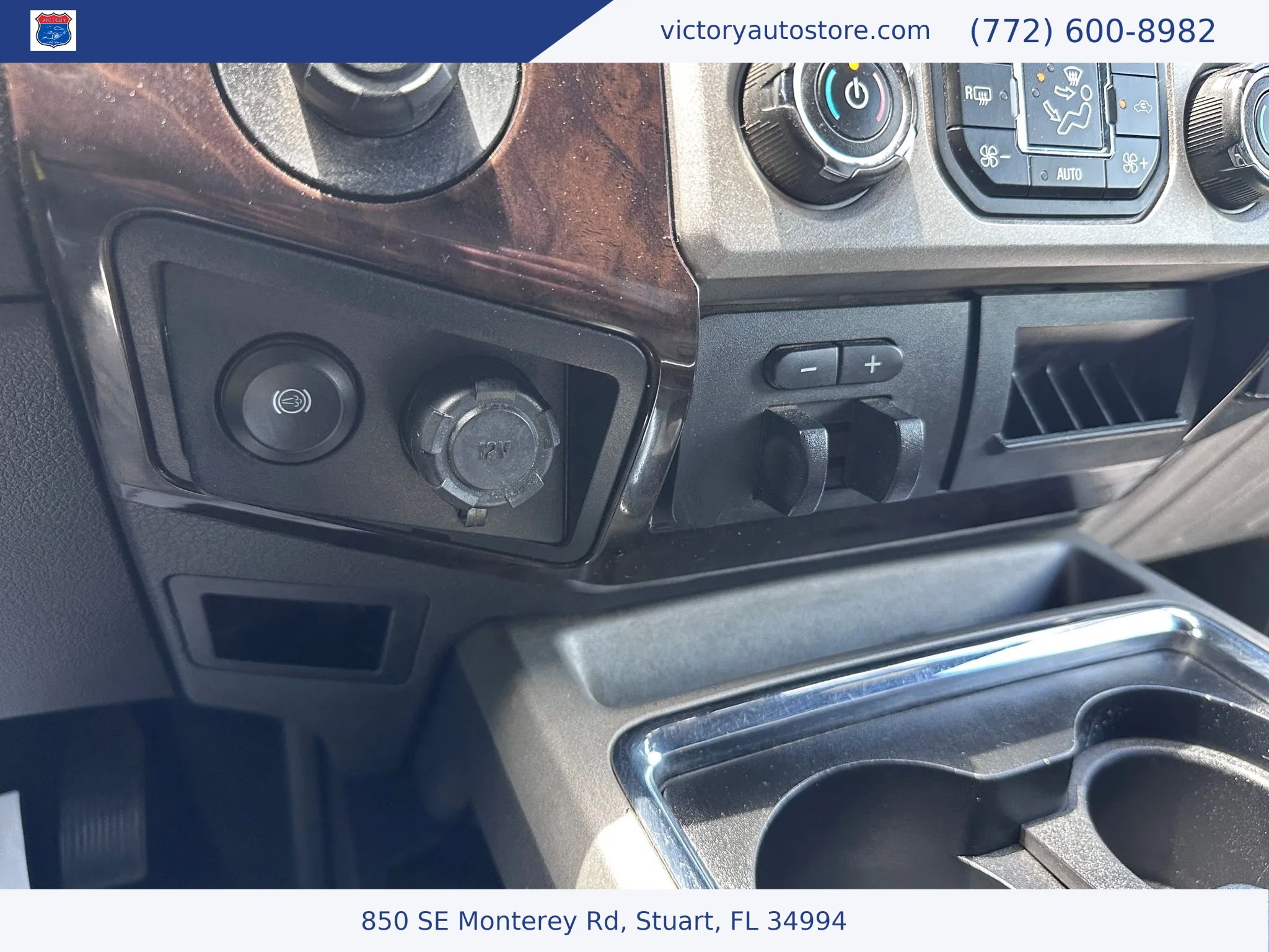 Used 2016 Ford F350 Platinum w/ FX4 Off-Road Package AWD/4WD image 32