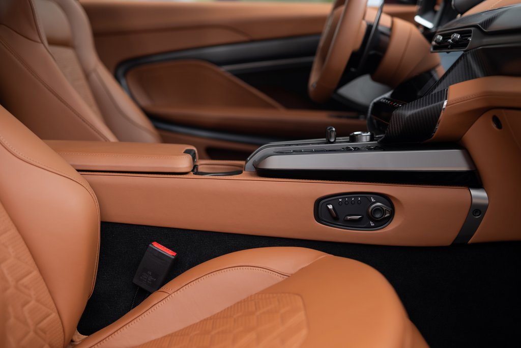 New 2025 Aston Martin Vanquish image 31