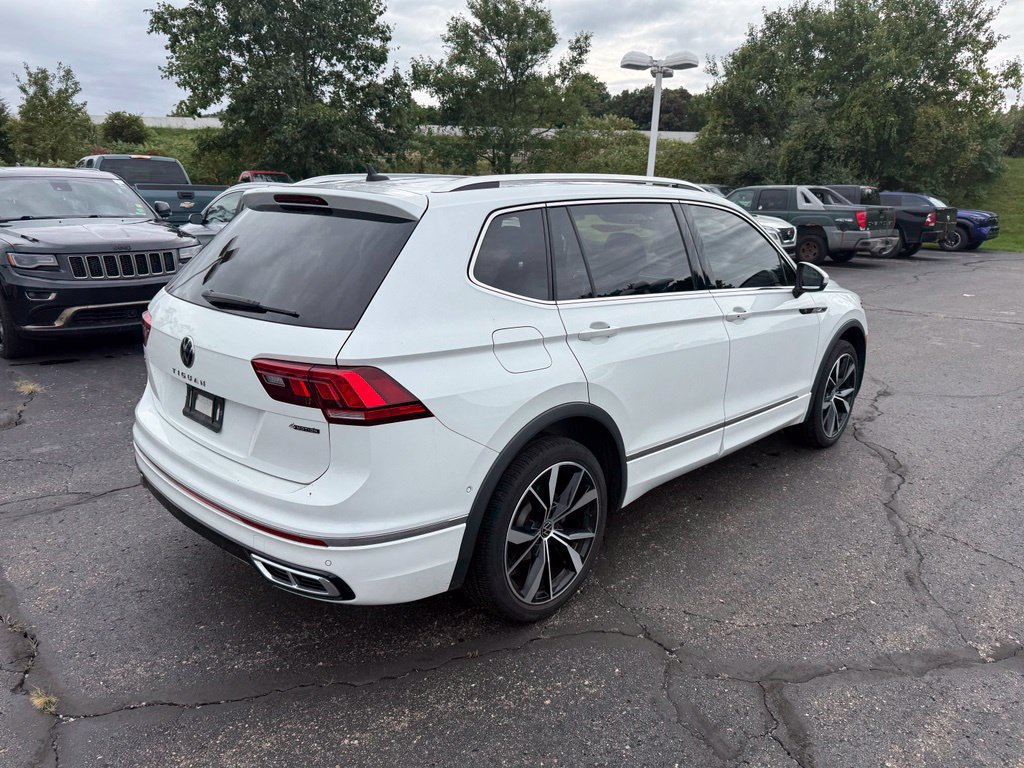 Used 2022 Volkswagen Tiguan SEL R-Line AWD/4WD image 3