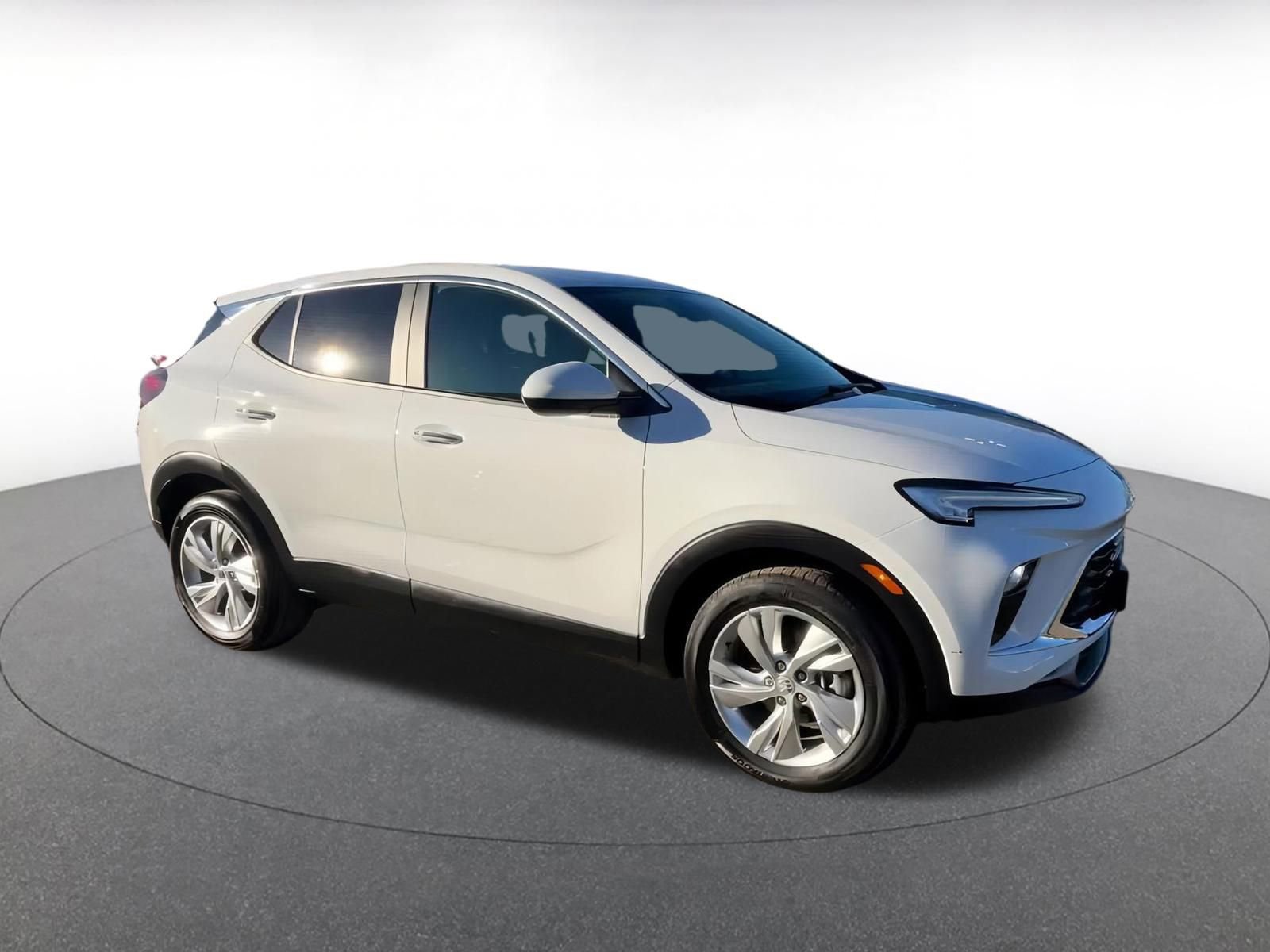 Used 2025 Buick Encore GX Preferred image 2