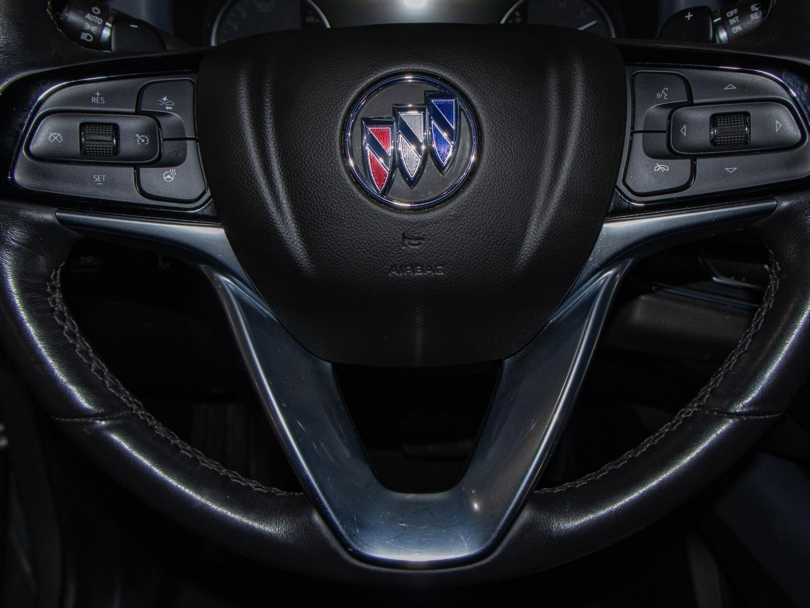 Used 2024 Buick Enclave Premium image 12