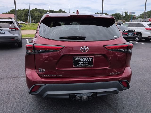 Used 2020 Toyota Highlander XLE AWD/4WD image 6