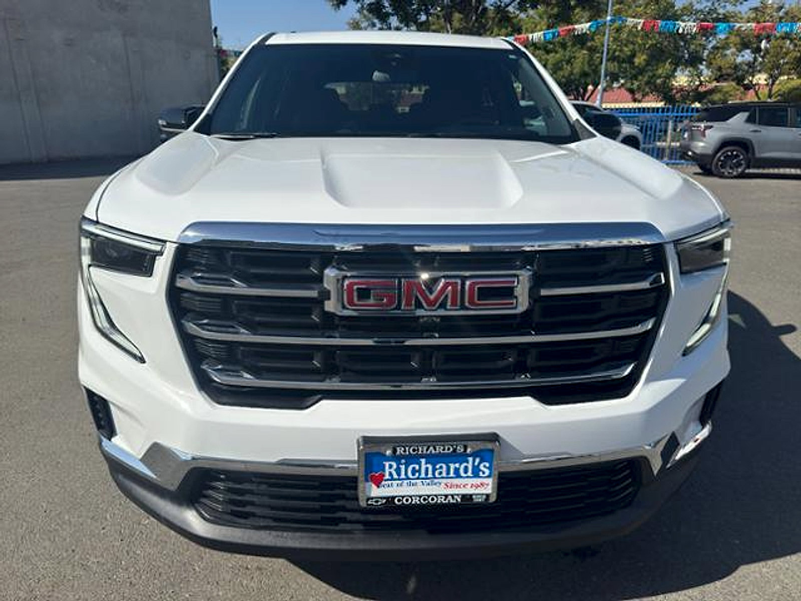 Used 2025 GMC Acadia Elevation AWD/4WD image 8