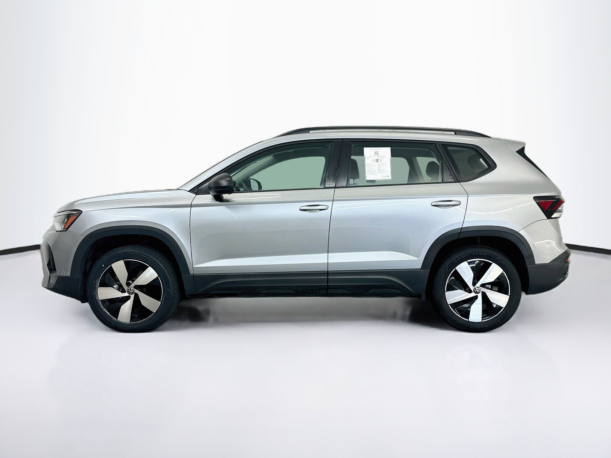 Used 2025 Volkswagen Taos S AWD/4WD image 4