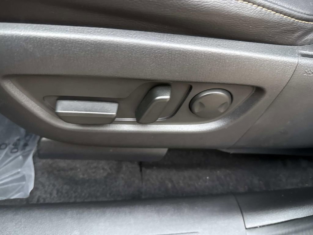 Certified 2025 MAZDA CX-90 3.3 Turbo w/ Select Package image 31