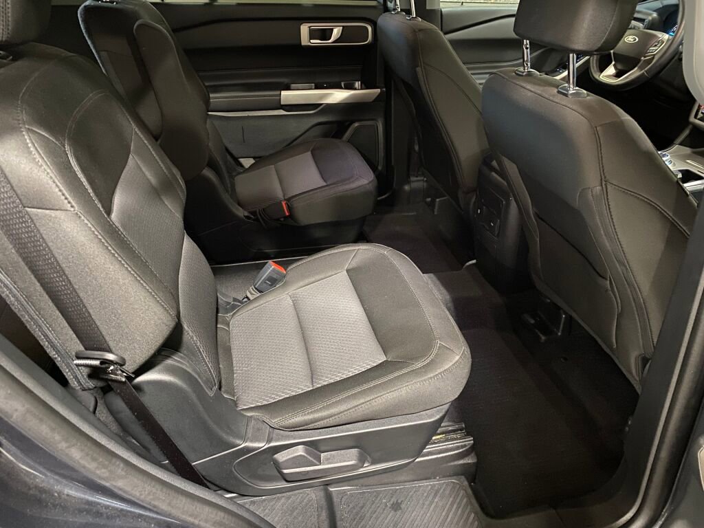 Used 2023 Ford Explorer XLT w/ Class IV Trailer Tow Package image 22