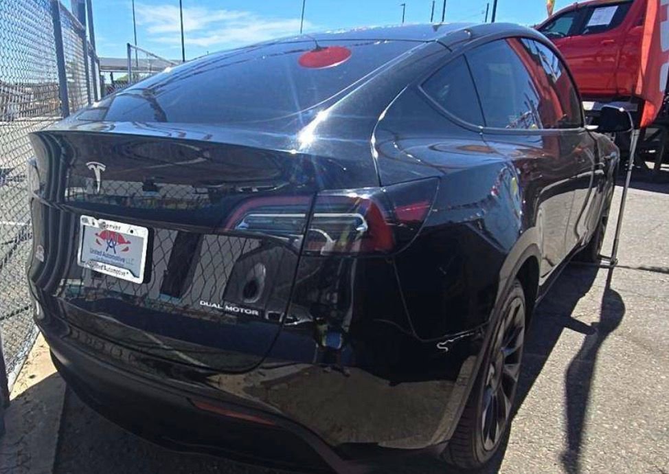 Used 2022 Tesla Model Y Long Range AWD/4WD image 5