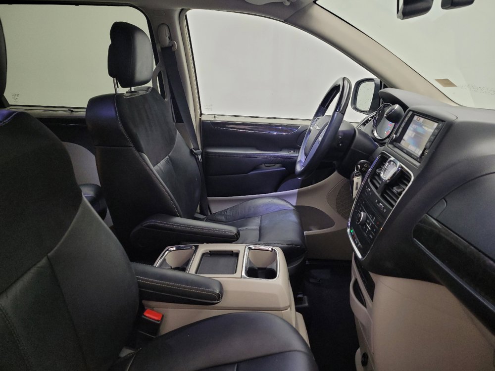 Used 2014 Chrysler Town & Country Limited w/ Luxury Group FWD image 21