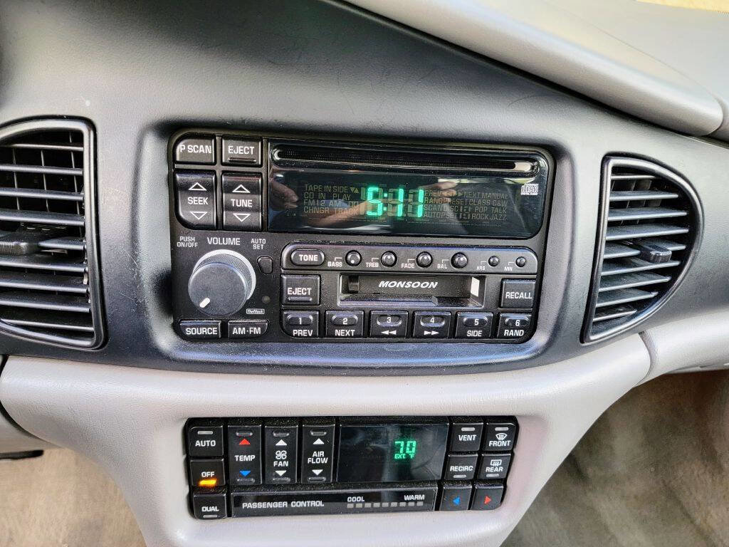 Used 2000 Buick Regal GS w/ Luxury Pkg FWD image 39