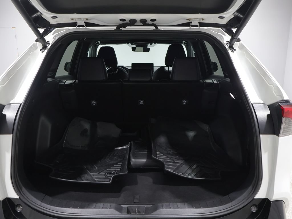 Used 2024 Toyota RAV4 XSE AWD/4WD image 4