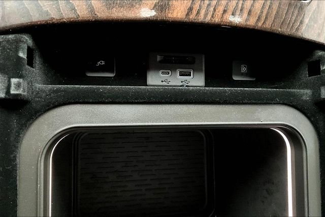 Used 2021 Cadillac Escalade Sport Platinum image 16