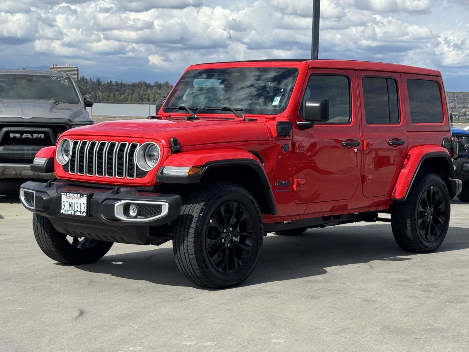 Certified 2025 Jeep Wrangler Sahara w/ Safety Group AWD/4WD image 4