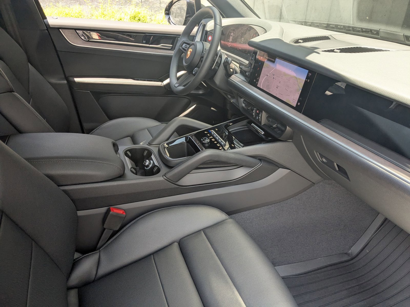 Used 2025 Porsche Cayenne image 26