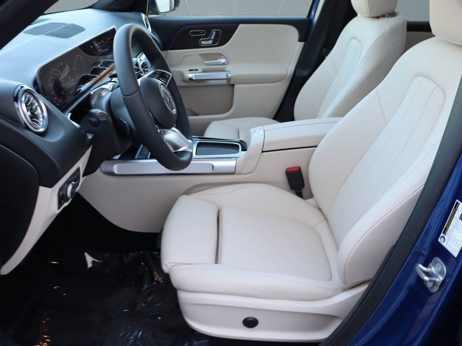 Used 2025 Mercedes-Benz GLB 250 image 3