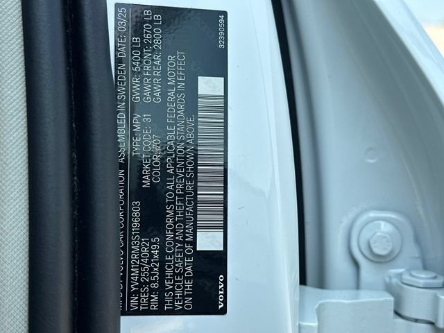 Certified 2025 Volvo XC60 B5 Ultra w/ Protection Package Premier AWD/4WD image 33