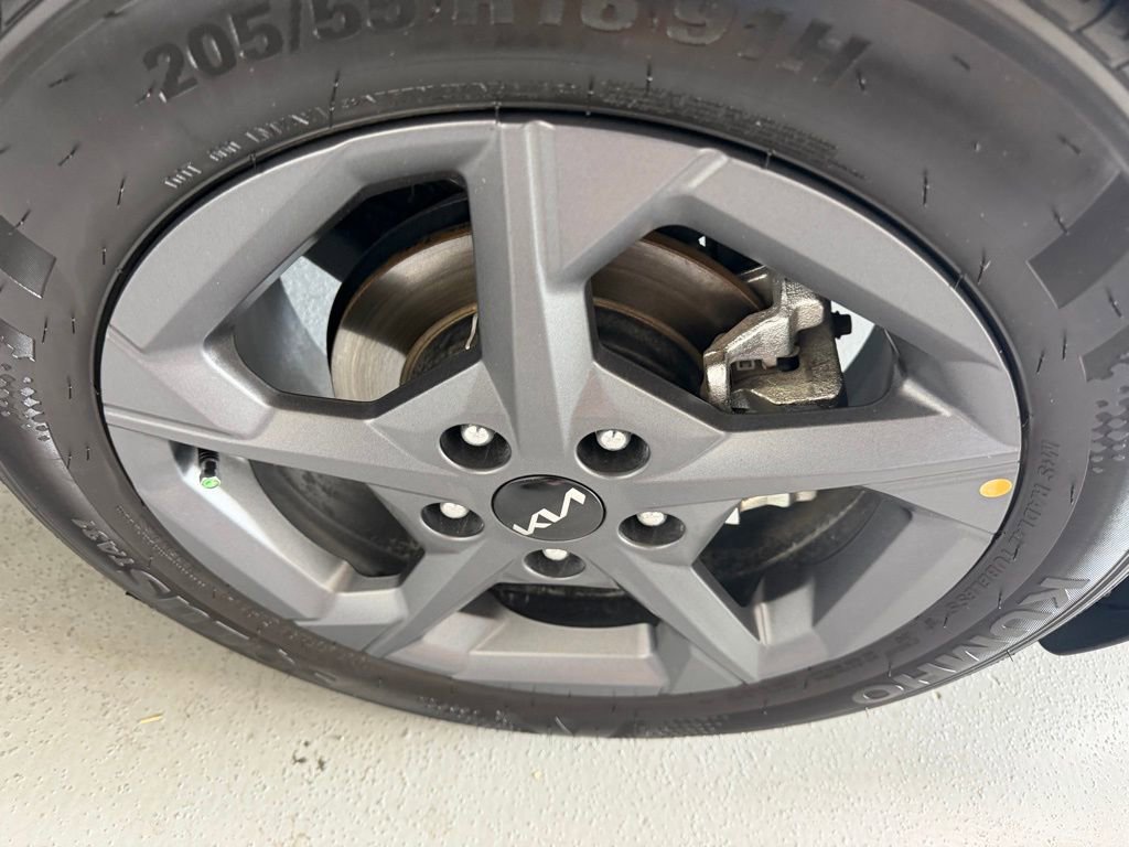 Used 2025 Kia K4 FWD image 11
