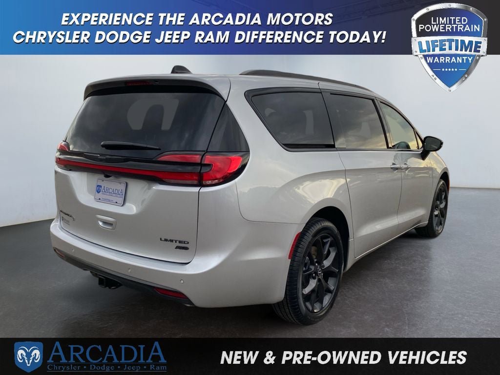 New 2026 Chrysler Pacifica Limited w/ S Appearance Package AWD/4WD image 5