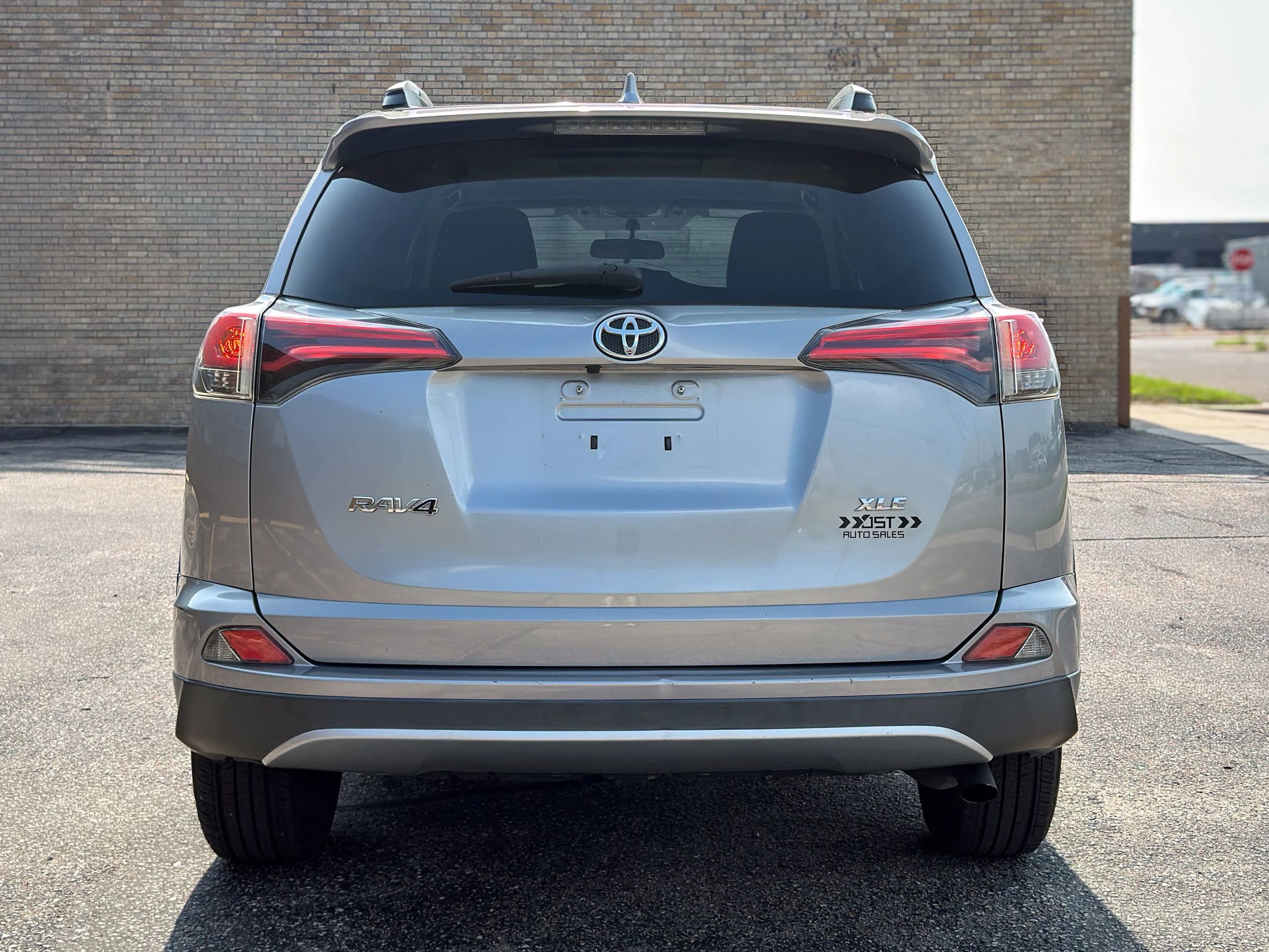 Used 2016 Toyota RAV4 XLE FWD image 6