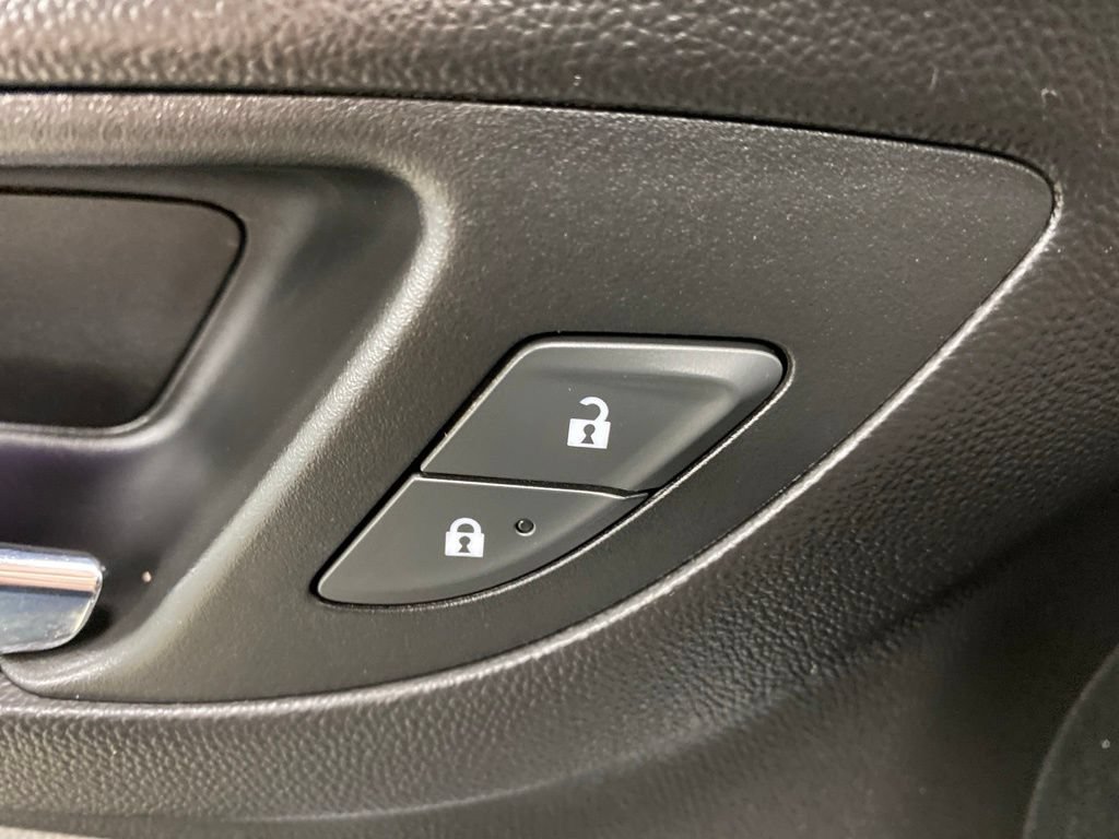 Used 2019 Chevrolet Equinox LS w/ LS Convenience Package AWD/4WD image 27