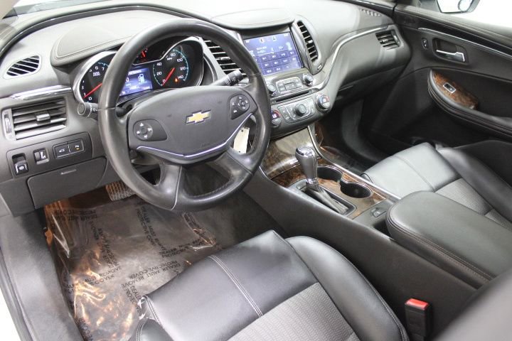 Used 2014 Chevrolet Impala LT w/ Convenience Package image 45