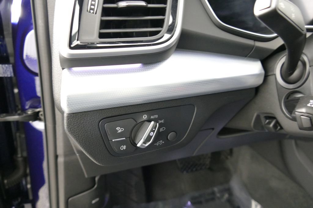 Certified 2025 Audi Q5 2.0T Premium Plus image 21