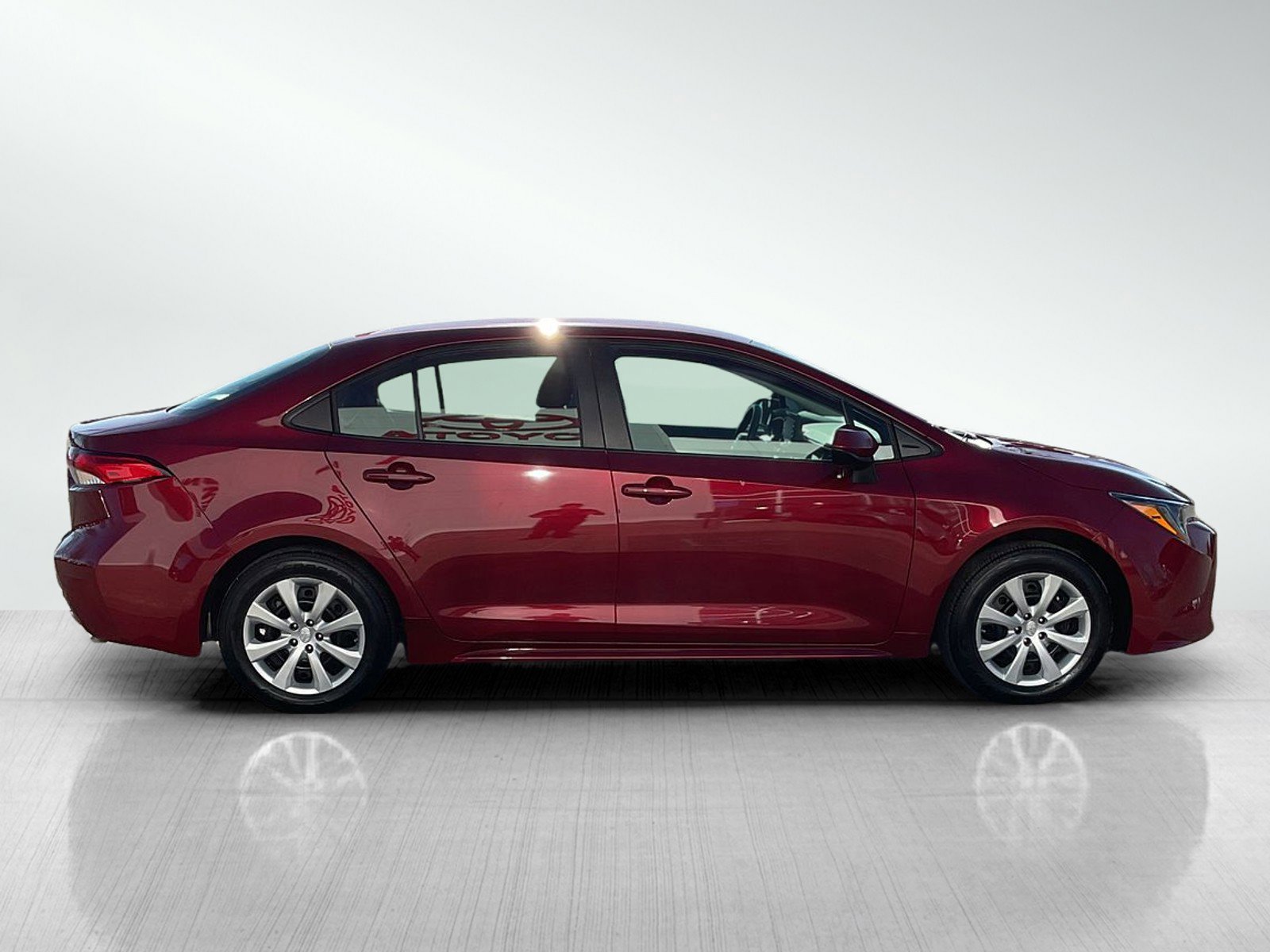 Used 2022 Toyota Corolla LE w/ Carpet Mat Package (TMS) FWD image 6