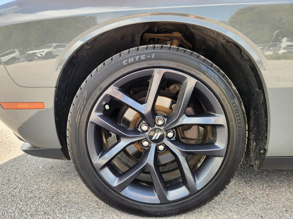Used 2019 Dodge Challenger SXT w/ Blacktop Package RWD image 8