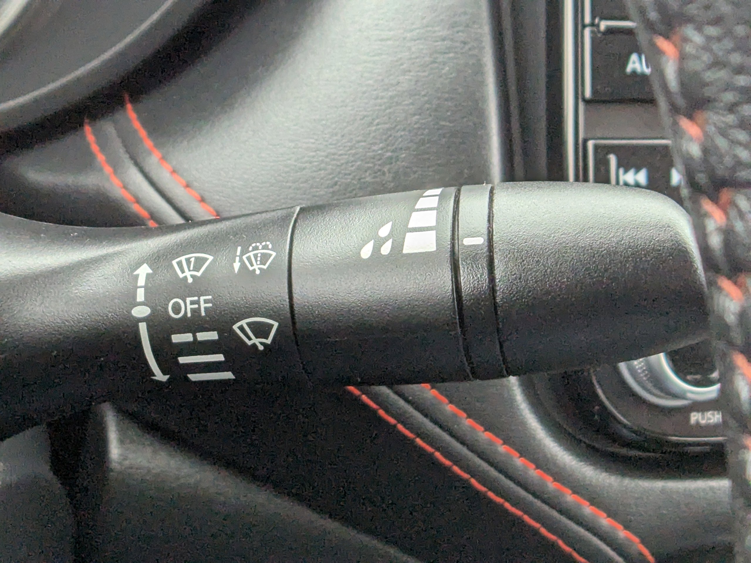 Used 2024 Nissan Versa SR FWD image 28
