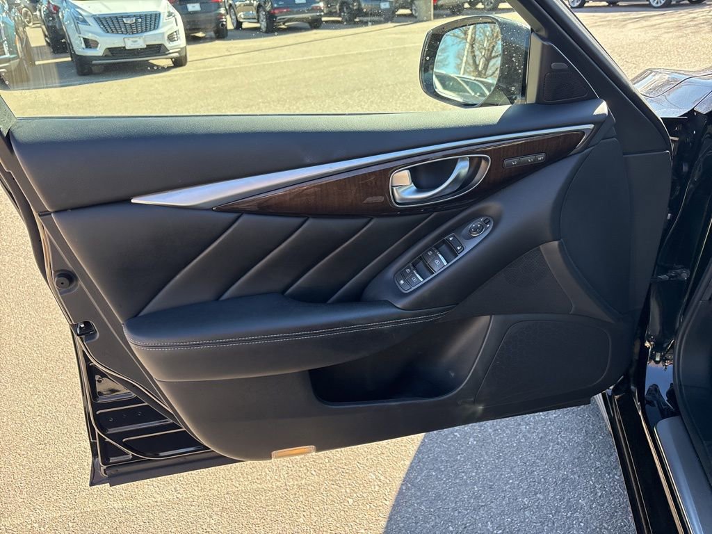Used 2015 INFINITI Q50 Sport w/ Technology Package image 11