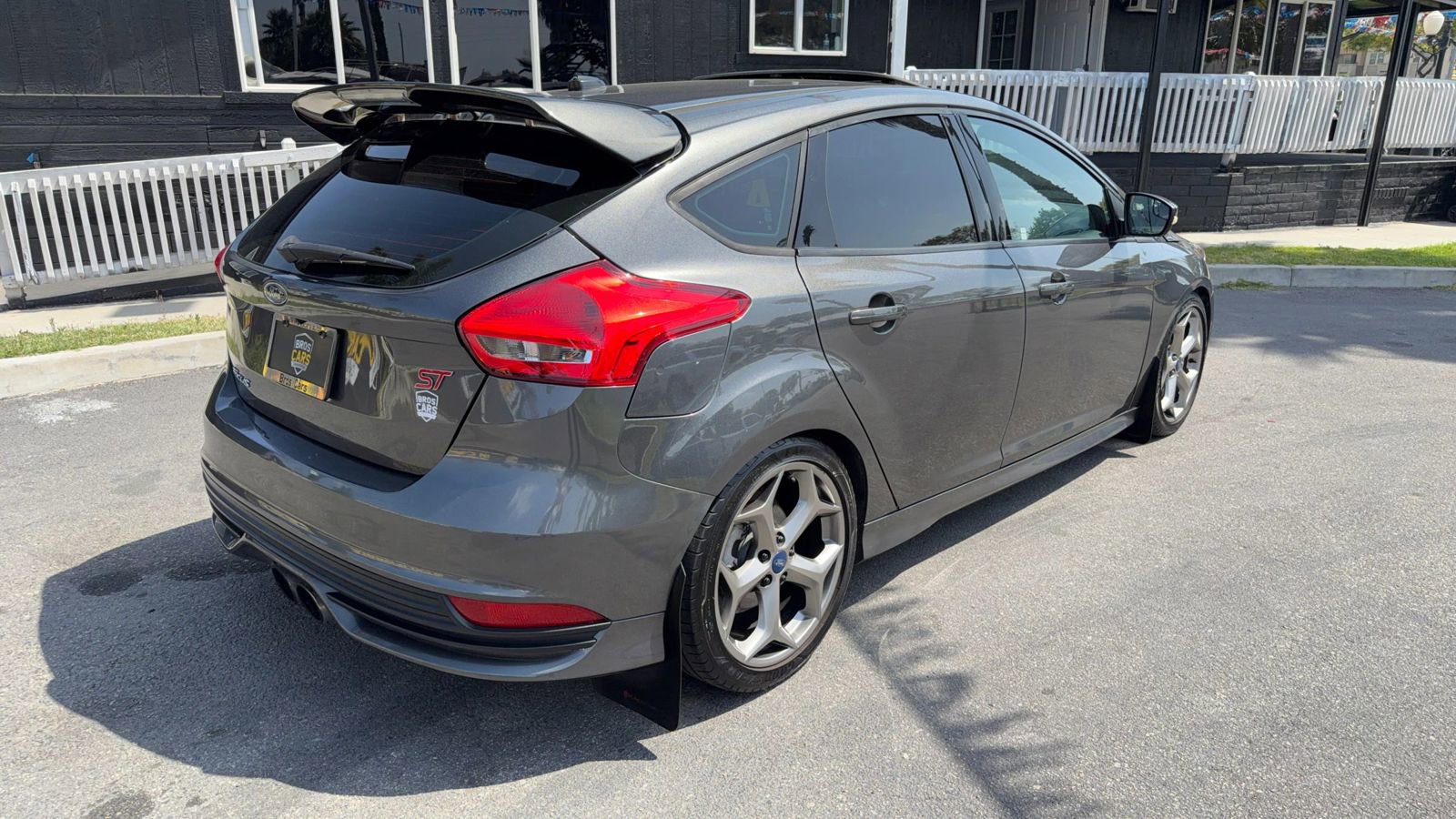 Used 2018 Ford Focus ST w/ Equipment Group 401A FWD image 8