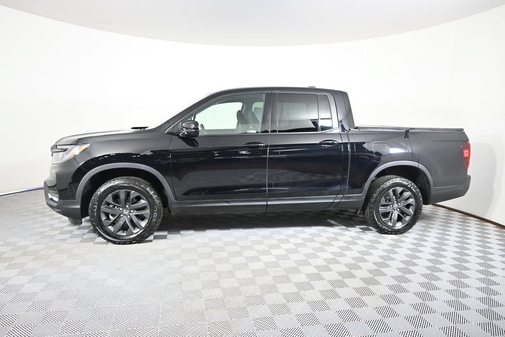 Used 2025 Honda Ridgeline Sport image 2
