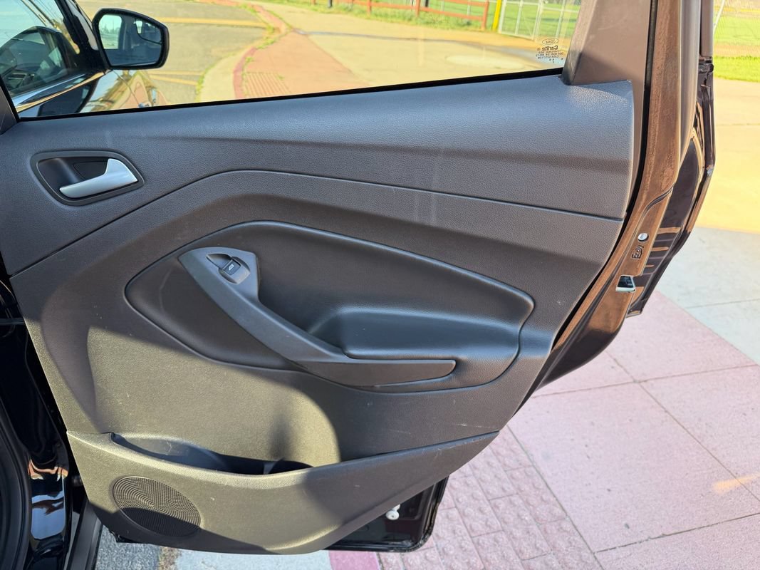 Used 2017 Ford Escape SE AWD/4WD image 21