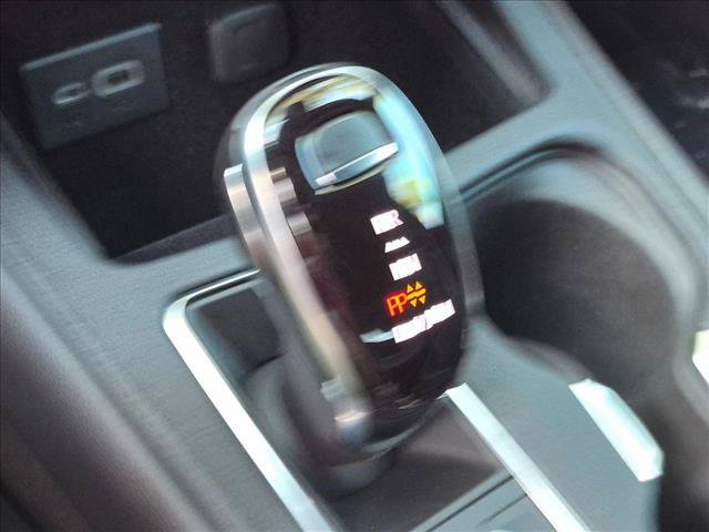 Used 2022 Cadillac XT4 Premium Luxury w/ Safety Alert Package FWD image 12