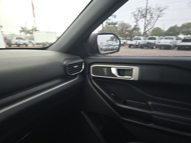 Used 2020 Ford Explorer XLT w/ Equipment Group 202A image 16