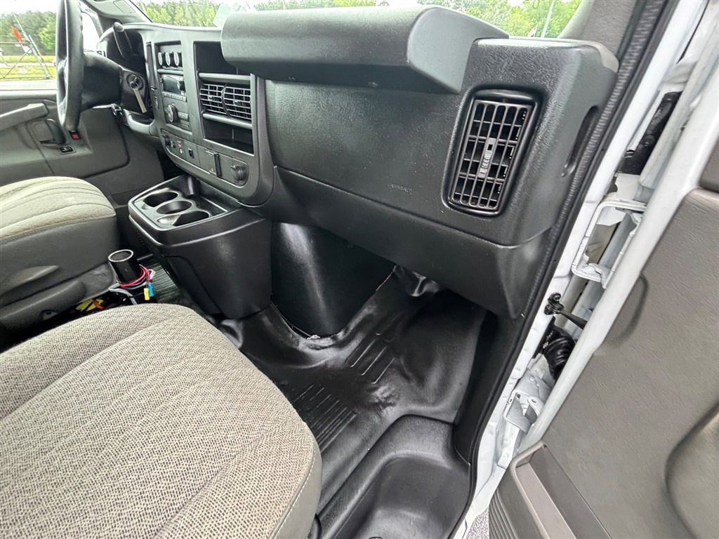 Used 2017 Chevrolet Express 2500 w/ Cold Climate Package RWD image 19