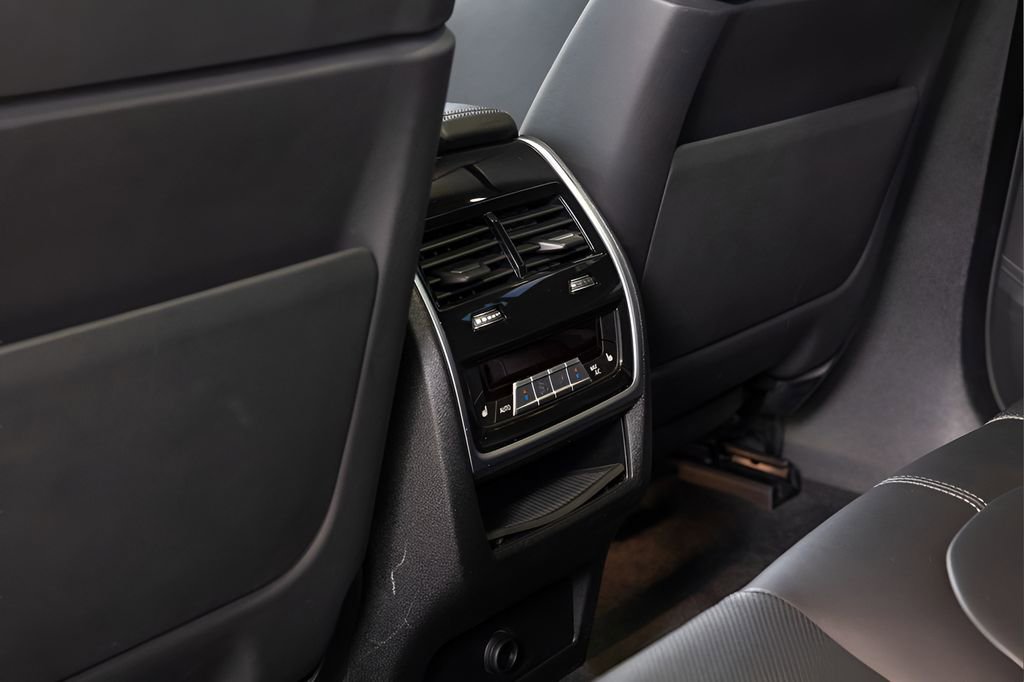 Used 2021 BMW X6 M w/ Competition Package image 49