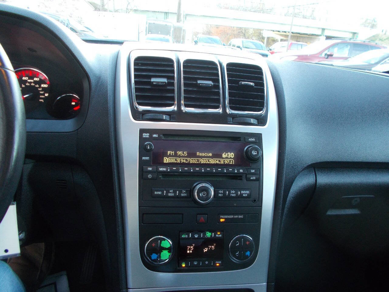 Used 2011 GMC Acadia SLE image 14