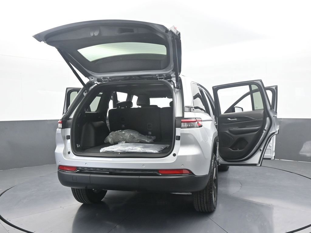 New 2025 Jeep Grand Cherokee Altitude image 68