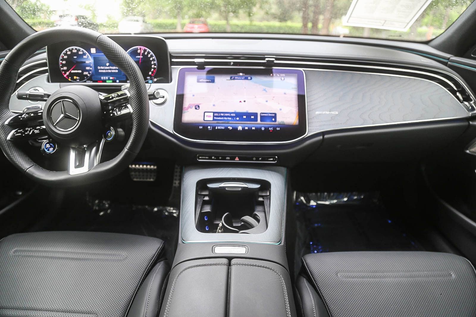 Certified 2025 Mercedes-Benz E 53 AMG e 4MATIC Sedan w/ Driver Assistance Package image 10