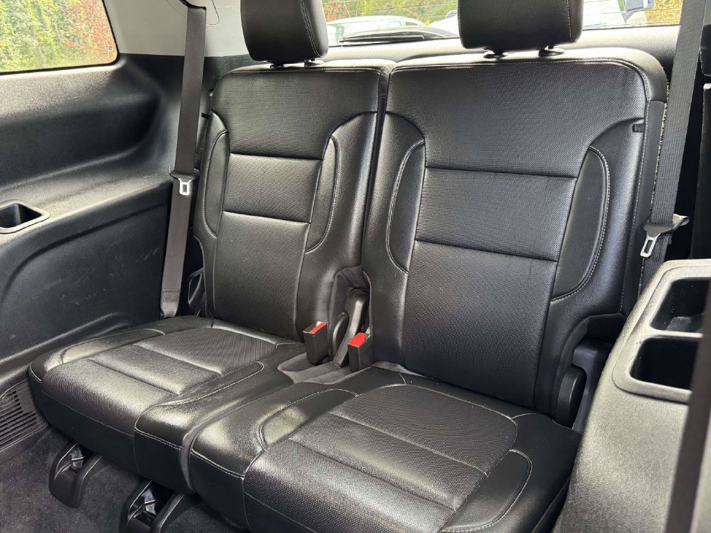 Used 2021 GMC Acadia SLT FWD image 18