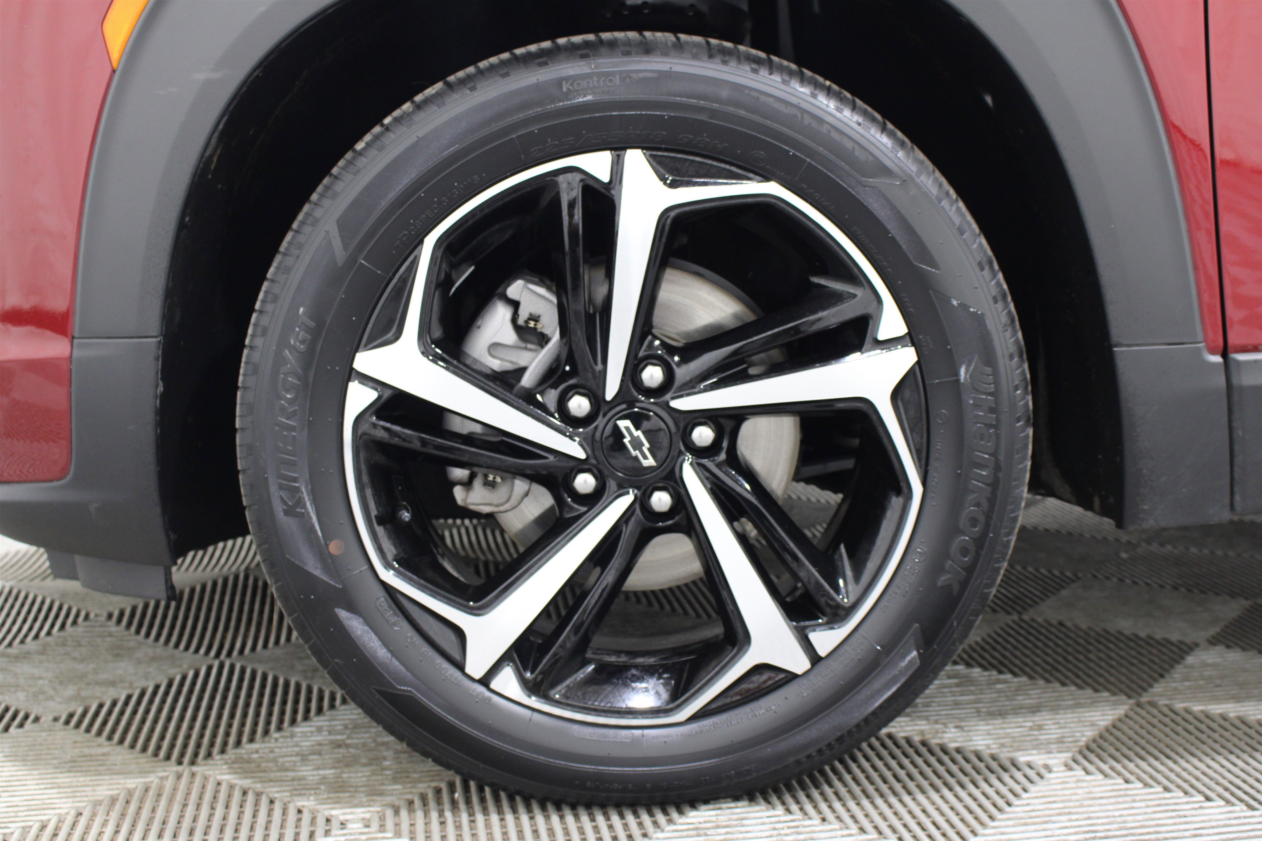 Used 2022 Chevrolet TrailBlazer RS w/ Sun and Liftgate Package image 35