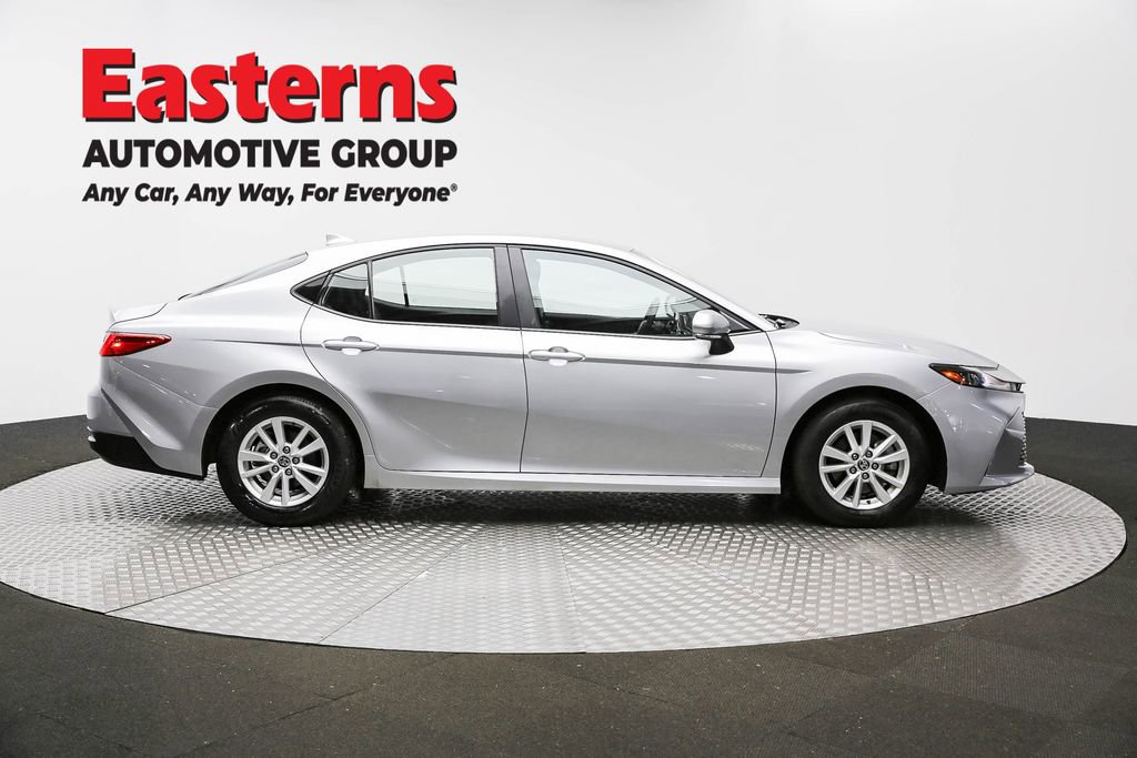 Used 2025 Toyota Camry LE image 4